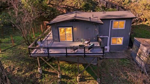 6416 Valley View Rd, Oakland, CA, 94611-2025 | Card Image