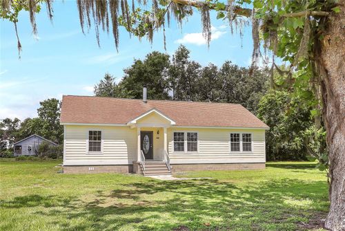 28 N Osceola Ave, Center Hill, FL, 33514-4625 | Card Image