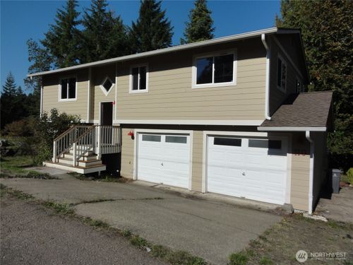 110 E Canyon View Rd, Belfair, WA, 98528-9596 | Card Image