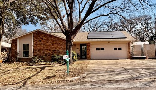 2721 Lucas Dr, Arlington, TX, 76015-1013 | Card Image