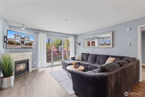 1-203-2001 120th Pl Se, Everett, WA, 98208-6256 | Card Image