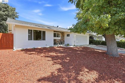 6963 Portage Rd, Dublin, CA, 94568-2540 | Card Image