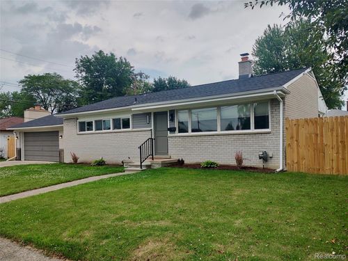 22252 Dale Allen St, Clinton Township, MI, 48035-1802 | Card Image
