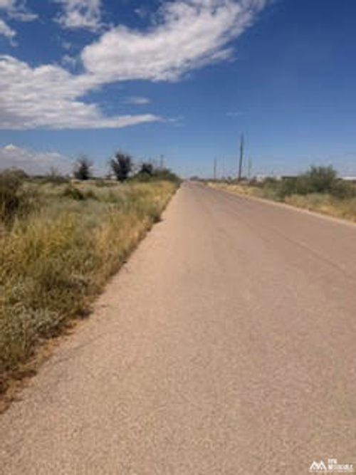 8129 Tovar, Carlsbad, NM, 88220 | Card Image