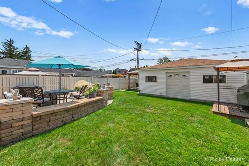7941 W Metropole St, Elmwood Park, IL, 60707-1035 | Card Image