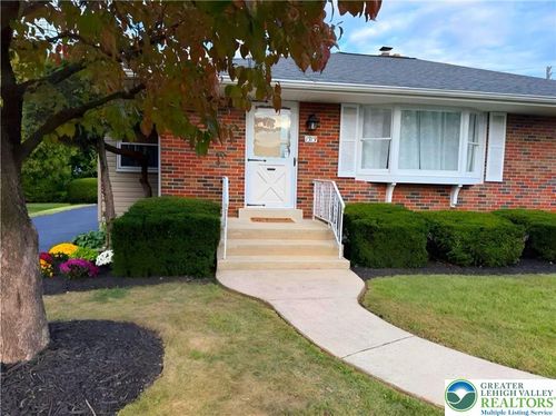 1313 Hemlock Dr, Whitehall, PA, 18052-4405 | Card Image