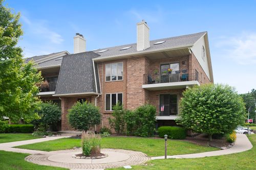 1n-9168 Del Prado Dr, Palos Hills, IL, 60465-5016 | Card Image