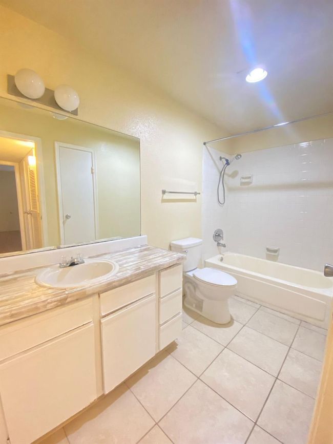 APT-423 - 949 Riverside Dr, Condo with 1 bedrooms, 1 bathrooms and null parking in Coral Springs FL | Image 13