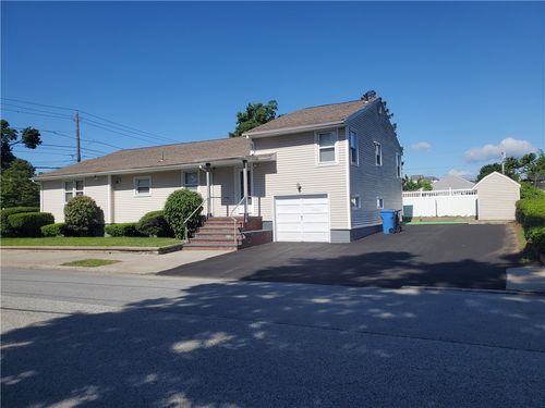 143 Auburn St, Cranston, RI, 02910-2828 | Card Image