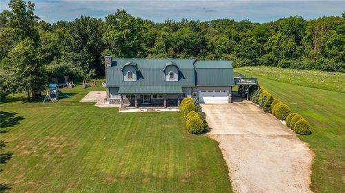 2098 E 2070 Ave, Saint Elmo, IL, 62458-4191 | Card Image