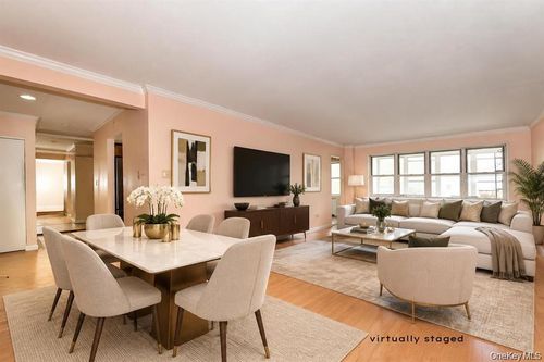 3-k-180 S Middle Neck Rd, Great Neck, NY, 11021-4643 | Card Image