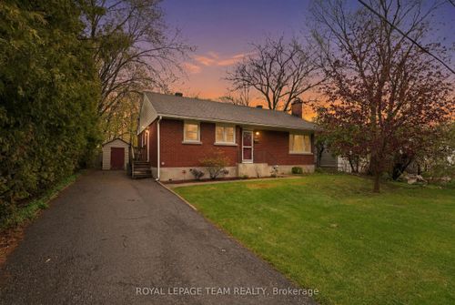 49 Crownhill St, Gloucester, ON, K1J7K5 | Card Image