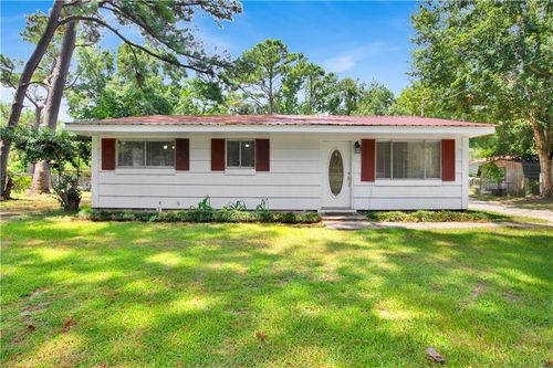 8461 Bayou Dr, Bayou La Batre, AL, 36509-2601 | Card Image