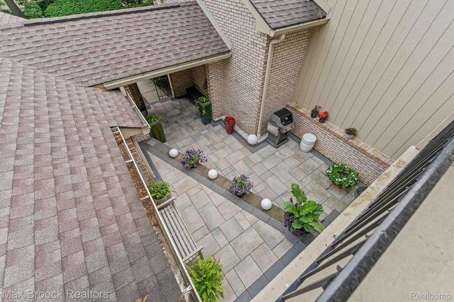 Courtyard view | Image 35