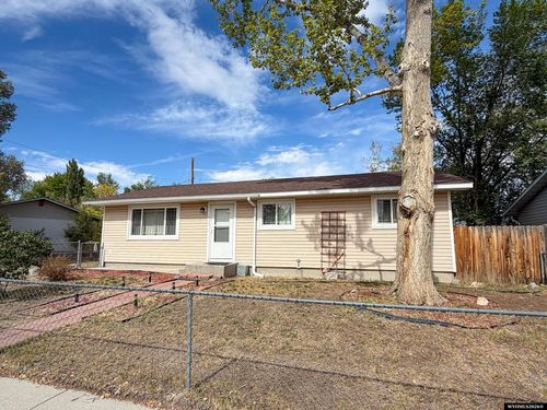 302 Heather Dr, Riverton, WY, 82501-4619 | Card Image