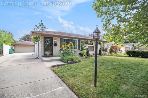 22734 Ashley St, Farmington Hills, MI, 48336-3504 | Card Image