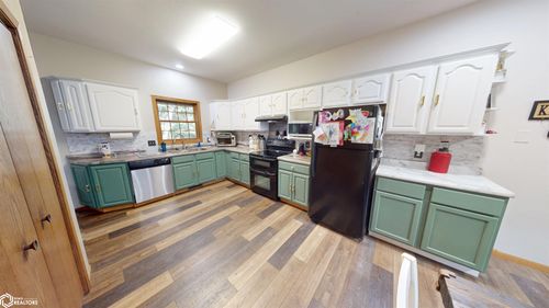 1608 Woodside Cir, Fairfield, IA, 52556-4145 | Card Image