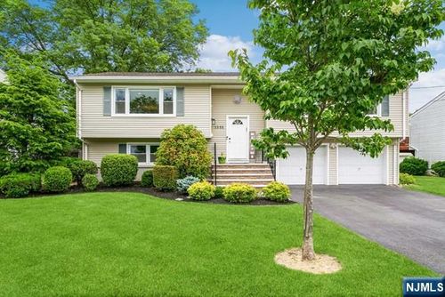 13-55 Comerford Pl, Fair Lawn, NJ, 07410-5103 | Card Image
