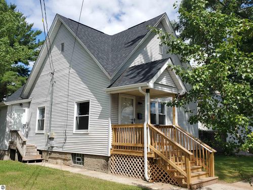 514 Aldrich St, Cadillac, MI, 49601-1504 | Card Image