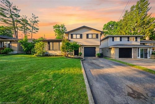 29 Allwood St, Brantford, ON, N3R2V2 | Card Image