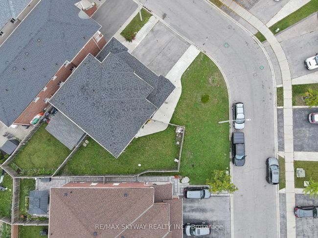 19 Rednor Dr, House attached with 4 bedrooms, 4 bathrooms and 4 parking in Brampton ON | Image 44