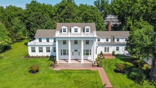 158 E Shore Rd, Halesite, NY, 11743-1140 | Card Image