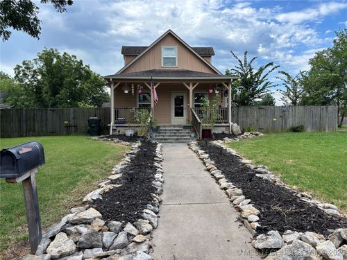 410 4th St, Skiatook, OK, 74070-1508 | Card Image
