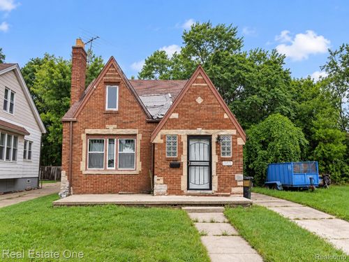 12105 Sanford St, Detroit, MI, 48205-4700 | Card Image