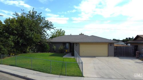 453 E Warren Ave, Bakersfield, CA, 93308-4472 | Card Image