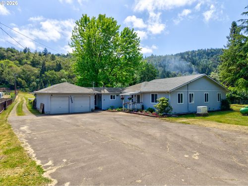 12589 Old Highway 99 S, Myrtle Creek, OR, 97457-8628 | Card Image