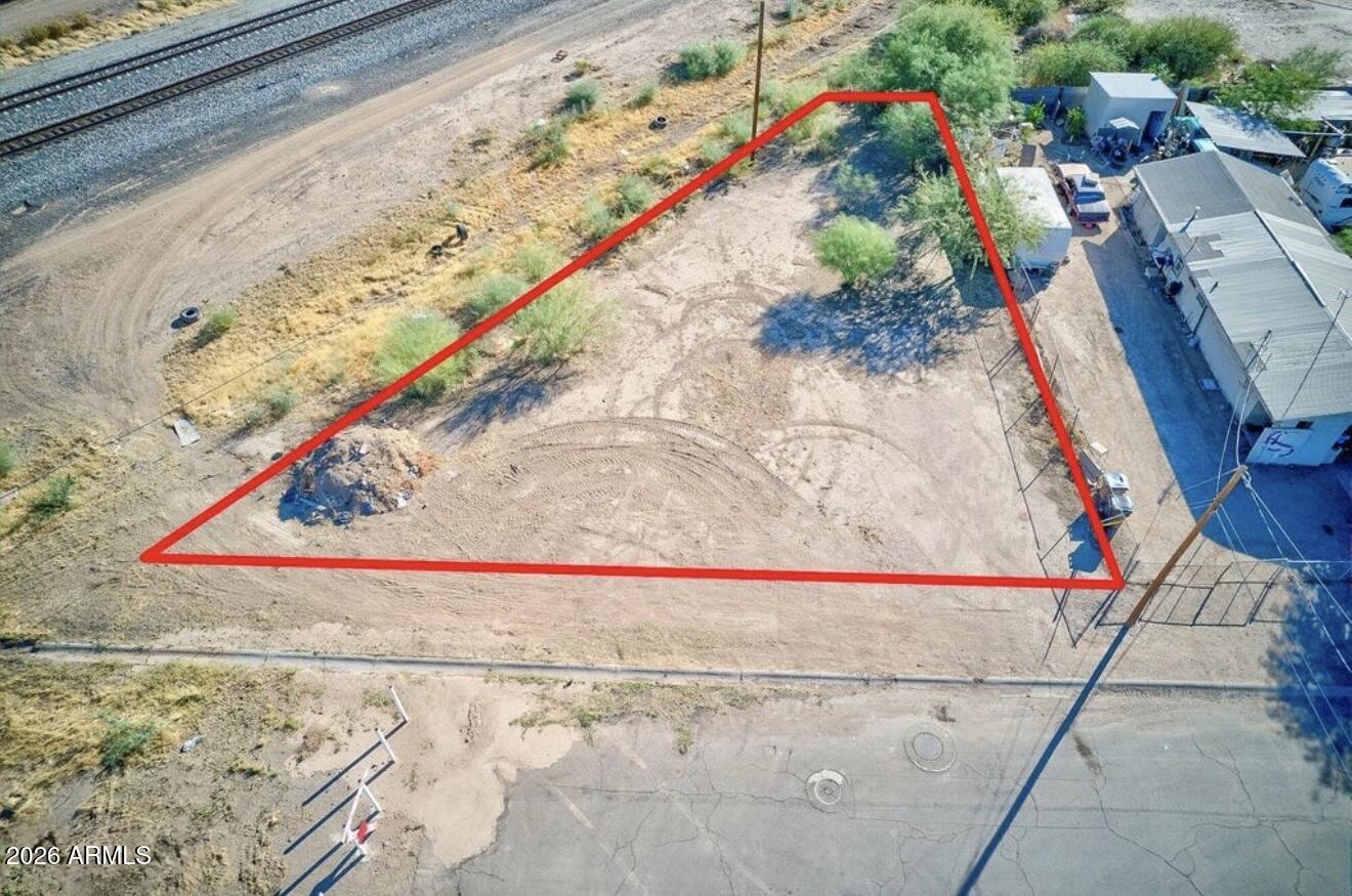 Land in Eloy