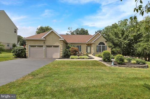 2759 Saint Anthony Way, Gilbertsville, PA, 19525-9682 | Card Image