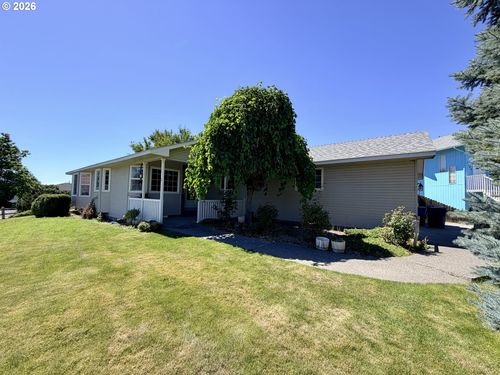 1590 Sw Riverhill Dr, Hermiston, OR, 97838-9514 | Card Image