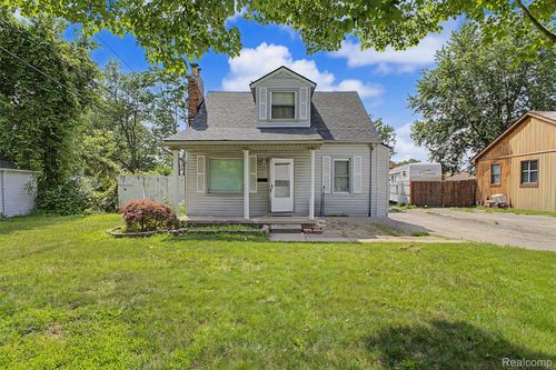 1656 S Karle Ave, Westland, MI, 48186-4193 | Card Image
