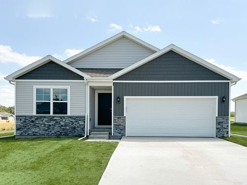 929 8th St Nw, Bondurant, IA, 50035-2515 | Card Image