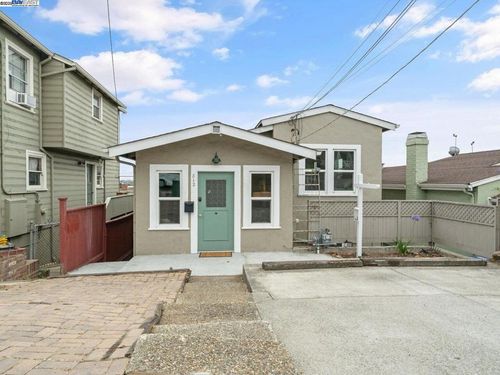 812 Washington Ave, Albany, CA, 94706-1037 | Card Image