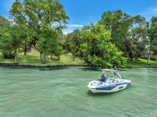505 E Zipp Rd, New Braunfels, TX, 78130 | Card Image