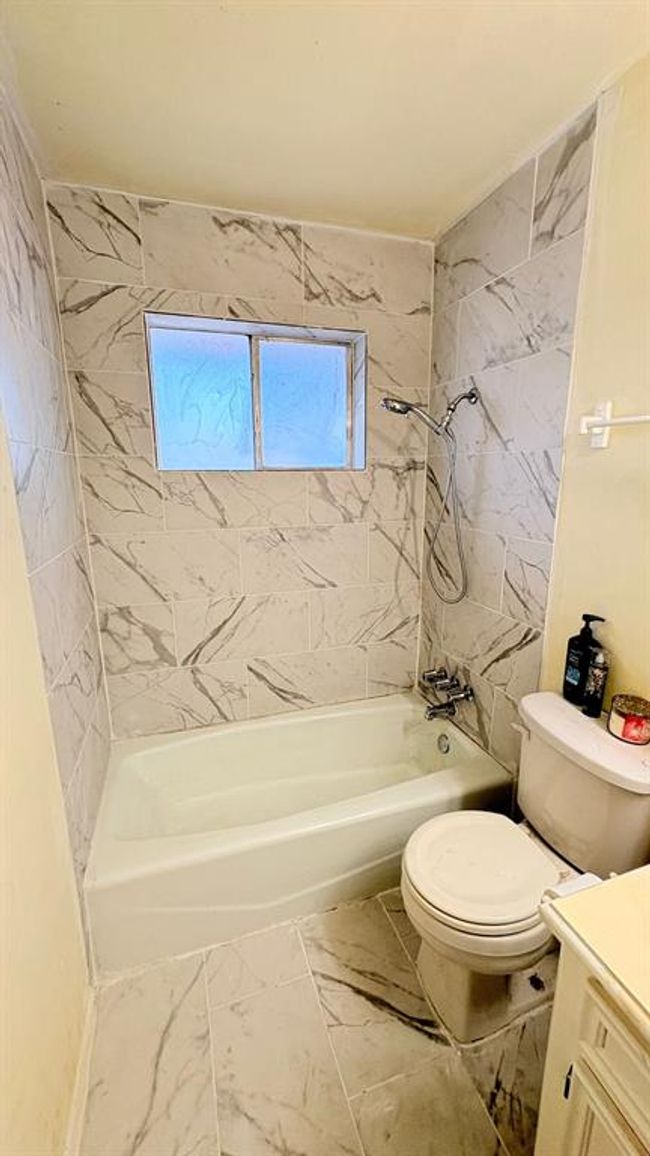 21514 Greenham Dr, House other with 3 bedrooms, 2 bathrooms and 2 parking in Spring TX | Image 13