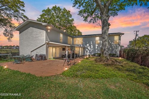 107 Bonnet St, New Iberia, LA, 70563-3017 | Card Image