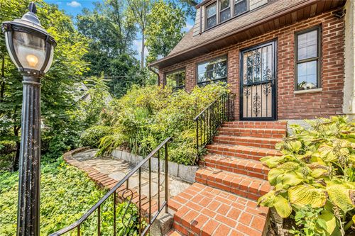 25 Cliffside Dr, Yonkers, NY, 10710-3139 | Card Image