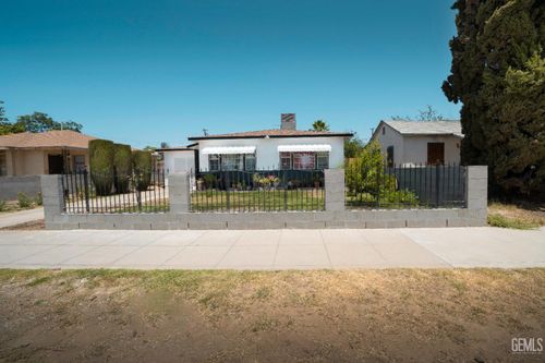 1222 E 18th St, Bakersfield, CA, 93305-5302 | Card Image