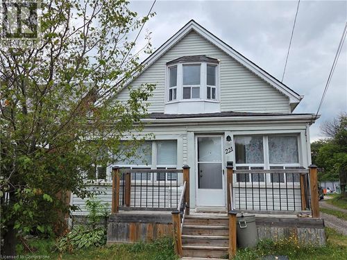 221 E 23rd St, Hamilton, ON, L8V2X2 | Card Image