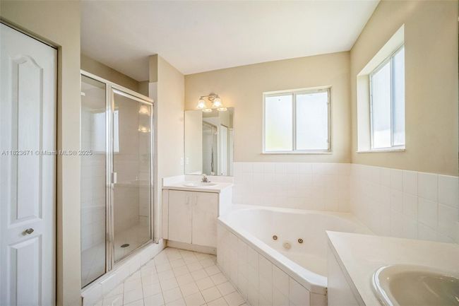 8995 Sw 213 Th St, House other with 4 bedrooms, 3 bathrooms and null parking in Cutler Bay FL | Image 14