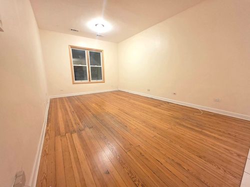 2e-2329 Belmont Ave, Chicago, IL, 60618-6422 | Card Image