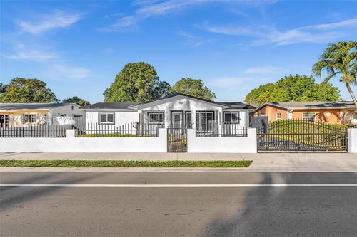 560 N Perviz Ave, Opa-Locka, FL, 33054-3028 | Card Image