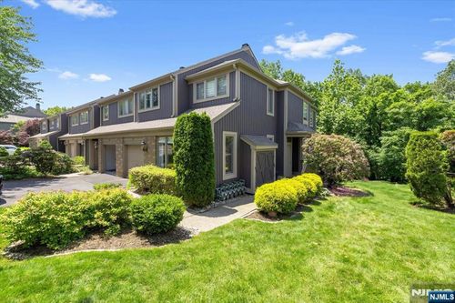 289 Vista View Dr, Mahwah, NJ, 07430-3701 | Card Image