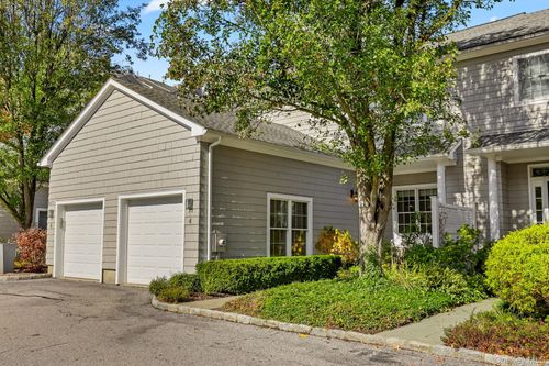 4 Rockledge Ln, Pleasantville, NY, 10570-2353 | Card Image
