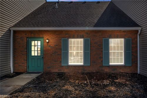 d-33398 Walker Rd, Avon Lake, OH, 44012-1496 | Card Image
