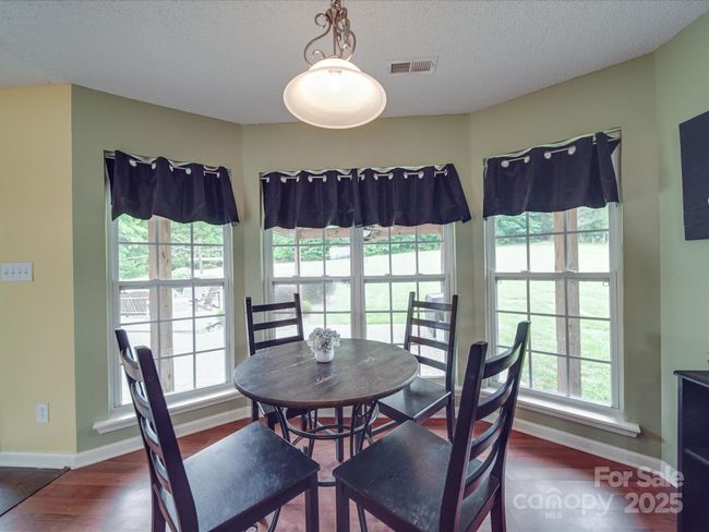 Breakfast Area | Image 30
