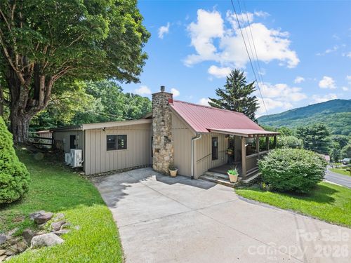 404 Red Bank Rd, Waynesville, NC, 28786-9758 | Card Image